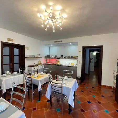 Picasso Otel 3*